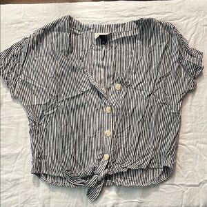 Universal Thread Black and White Striped Button-Down Shirt